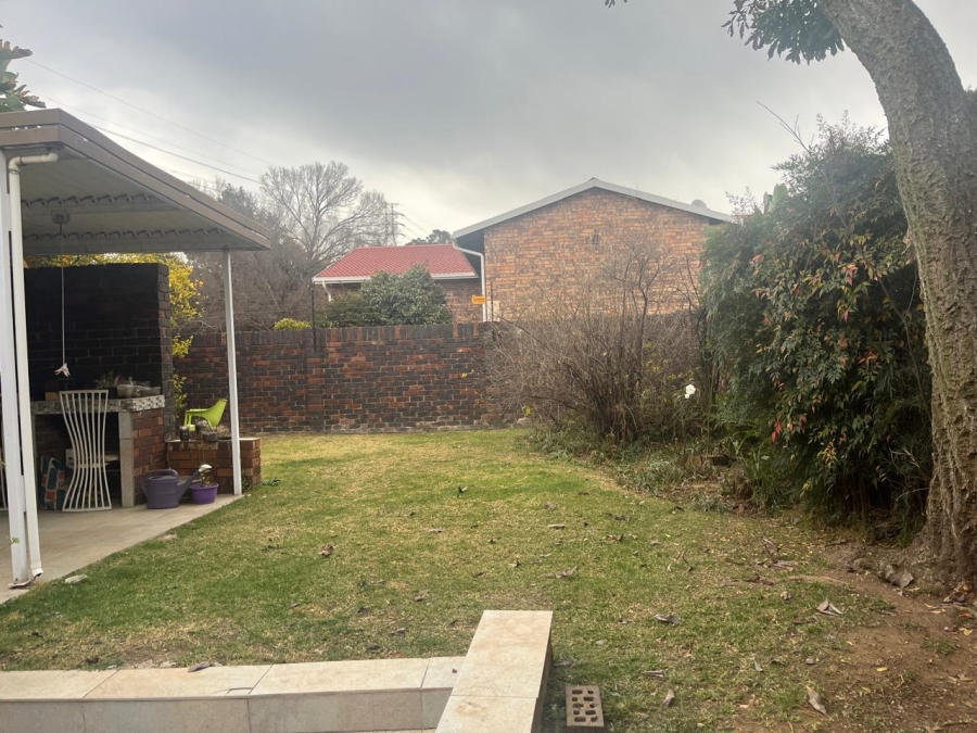 3 Bedroom Property for Sale in Buccleuch Gauteng