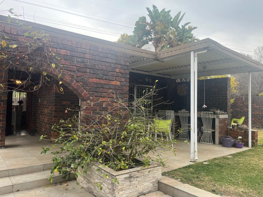 3 Bedroom Property for Sale in Buccleuch Gauteng