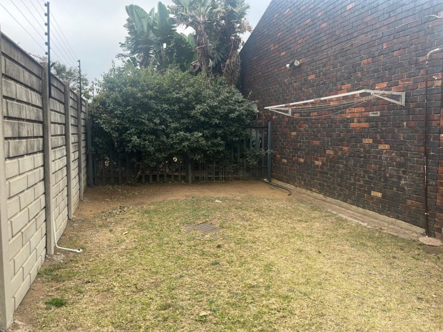 3 Bedroom Property for Sale in Buccleuch Gauteng