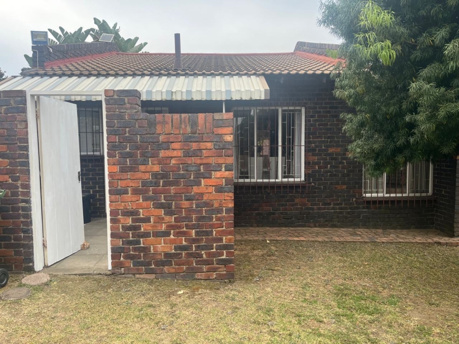 3 Bedroom Property for Sale in Buccleuch Gauteng