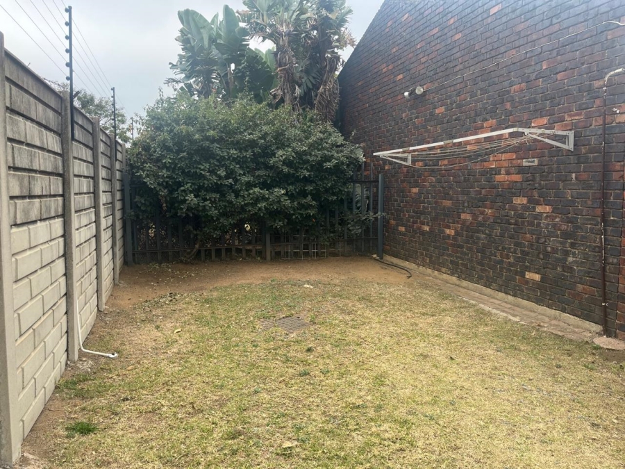 3 Bedroom Property for Sale in Buccleuch Gauteng