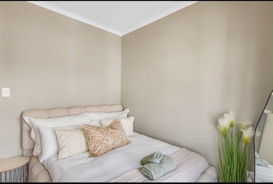 To Let 2 Bedroom Property for Rent in Broadacres Gauteng