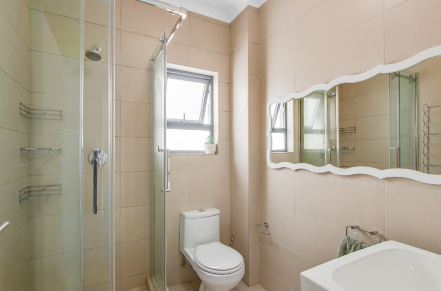 To Let 2 Bedroom Property for Rent in Broadacres Gauteng