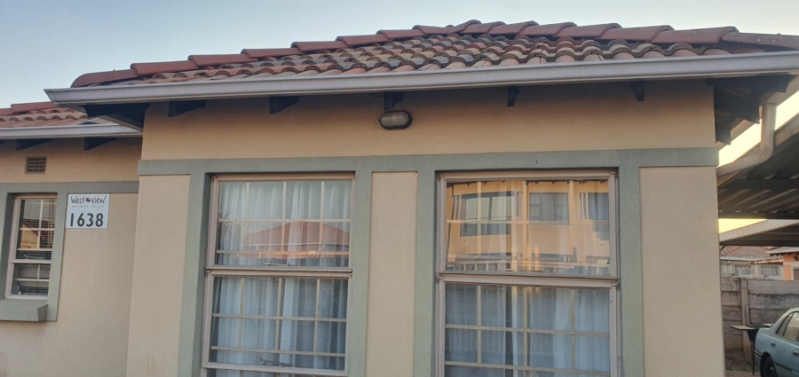 2 Bedroom Property for Sale in Andeon AH Gauteng