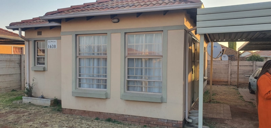 2 Bedroom Property for Sale in Andeon AH Gauteng