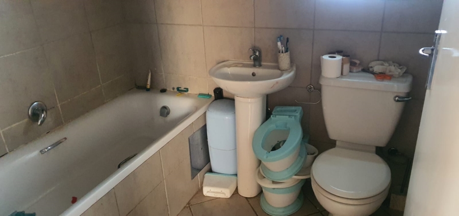 2 Bedroom Property for Sale in Andeon AH Gauteng