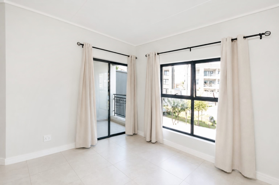 1 Bedroom Property for Sale in Waterfall Gauteng