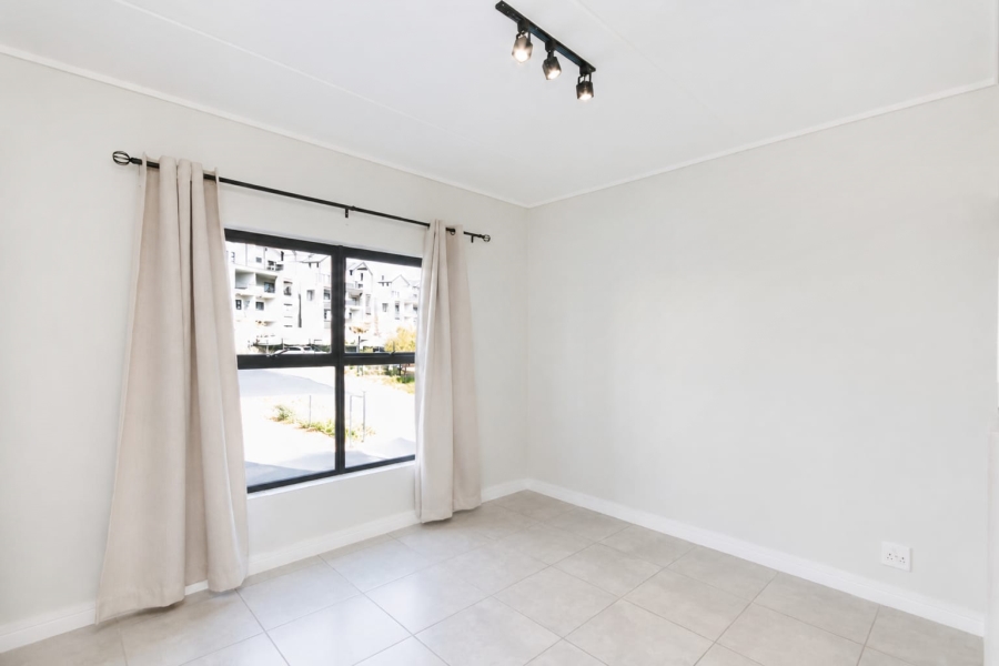 1 Bedroom Property for Sale in Waterfall Gauteng