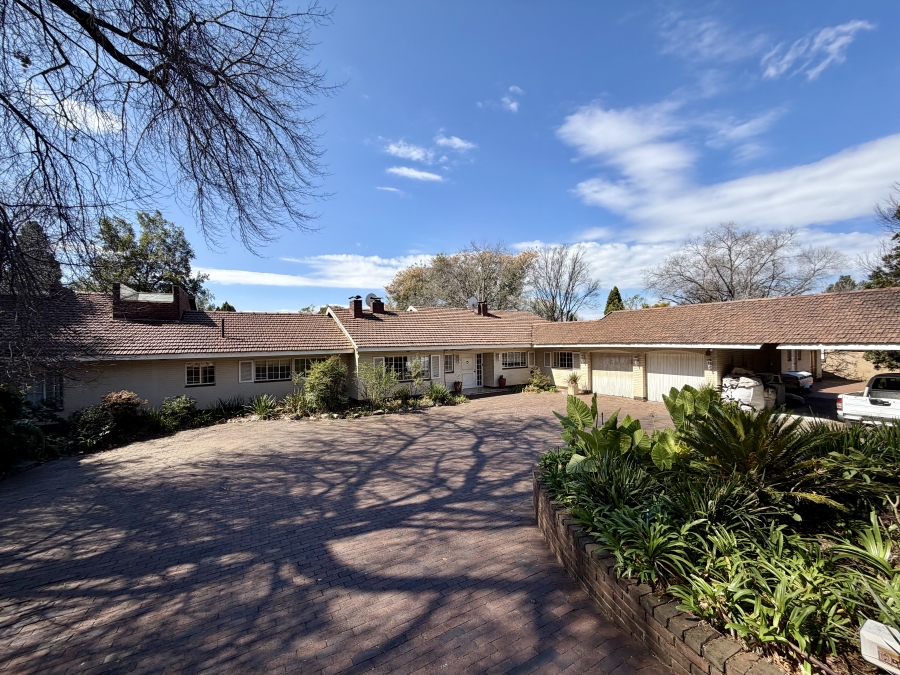 5 Bedroom Property for Sale in Bryanston Gauteng