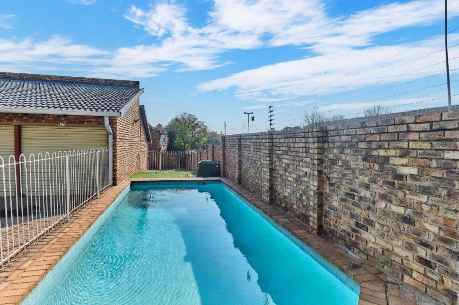 2 Bedroom Property for Sale in Ferndale Gauteng