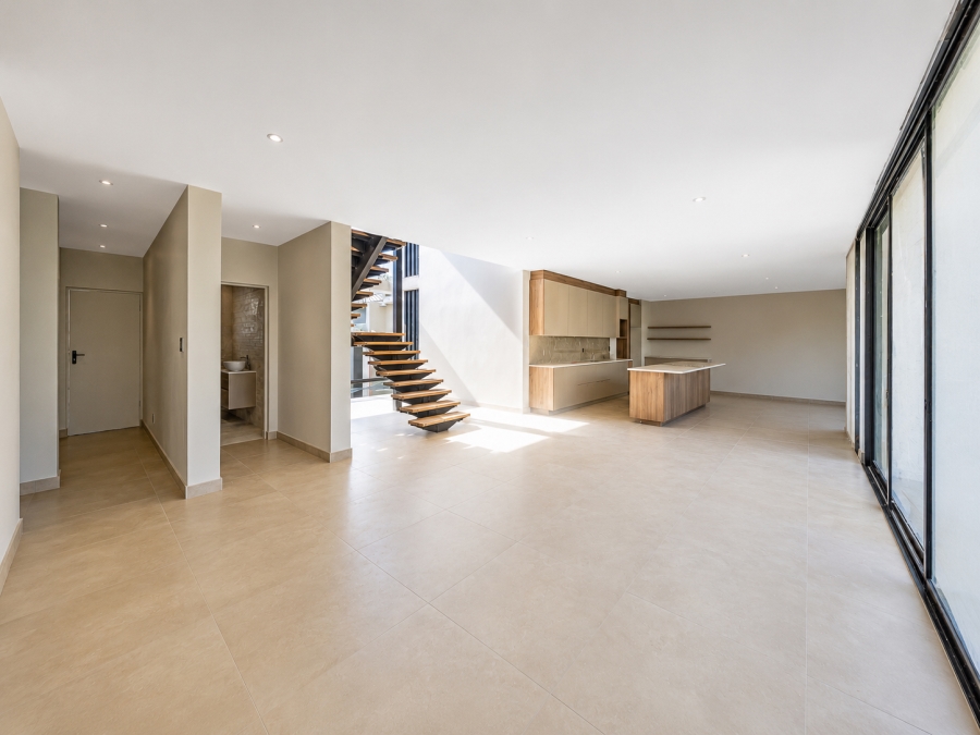 5 Bedroom Property for Sale in Copperleaf Estate Gauteng