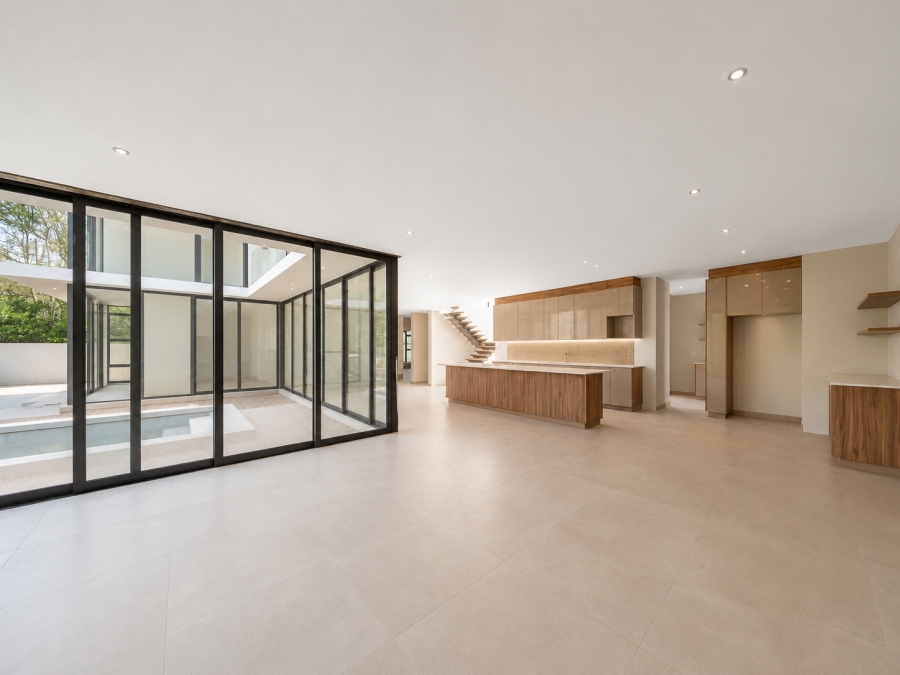5 Bedroom Property for Sale in Copperleaf Estate Gauteng