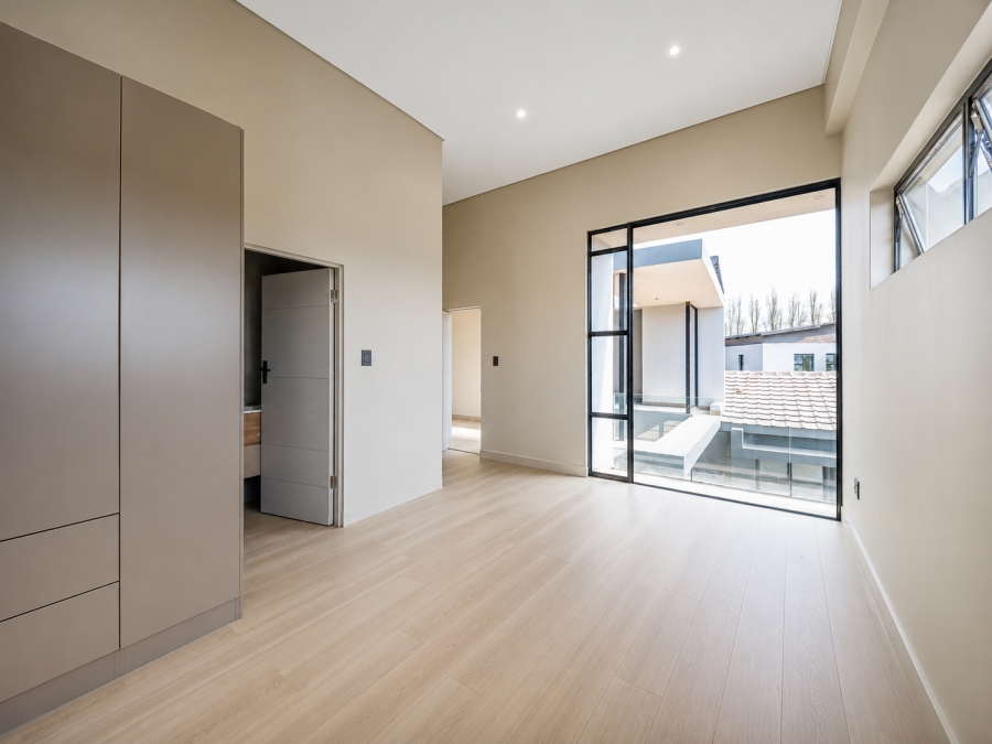 5 Bedroom Property for Sale in Copperleaf Estate Gauteng