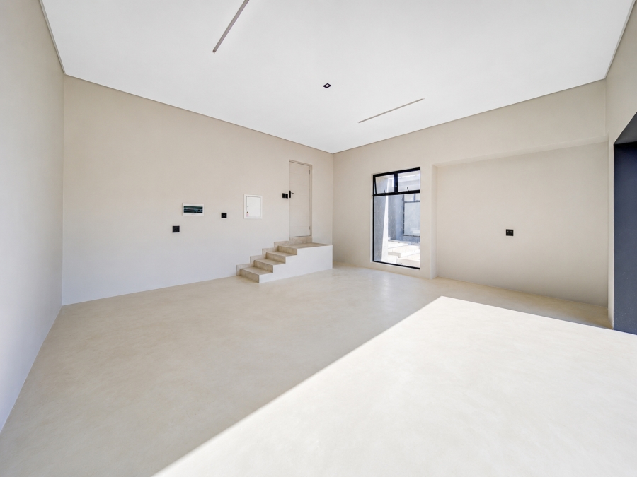 5 Bedroom Property for Sale in Copperleaf Estate Gauteng