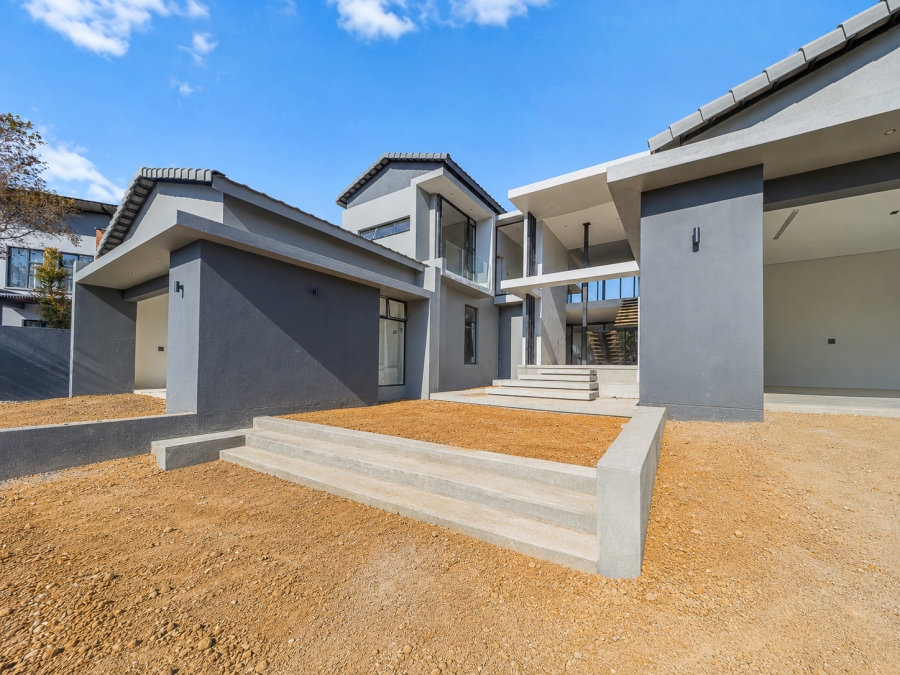 5 Bedroom Property for Sale in Copperleaf Estate Gauteng