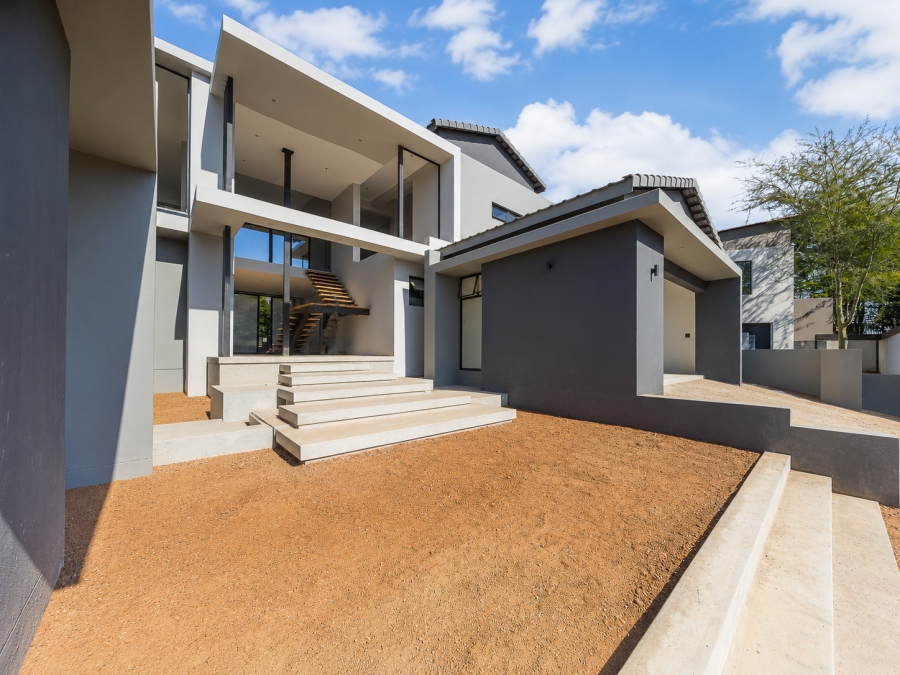 5 Bedroom Property for Sale in Copperleaf Estate Gauteng