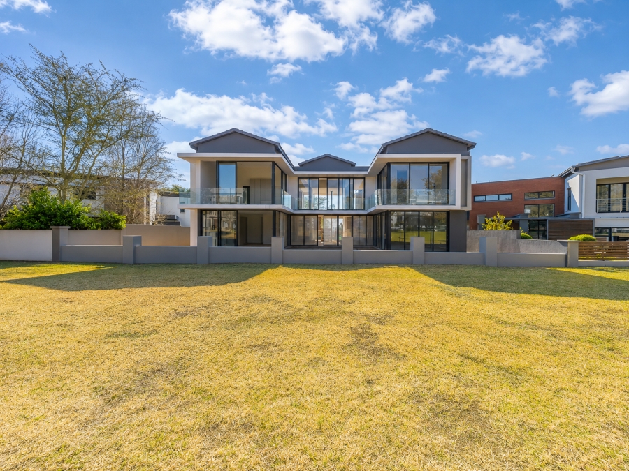 5 Bedroom Property for Sale in Copperleaf Estate Gauteng