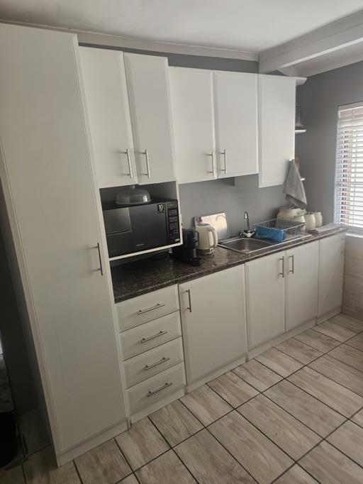 To Let 1 Bedroom Property for Rent in Paulshof Gauteng
