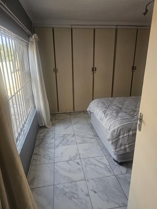 To Let 1 Bedroom Property for Rent in Paulshof Gauteng