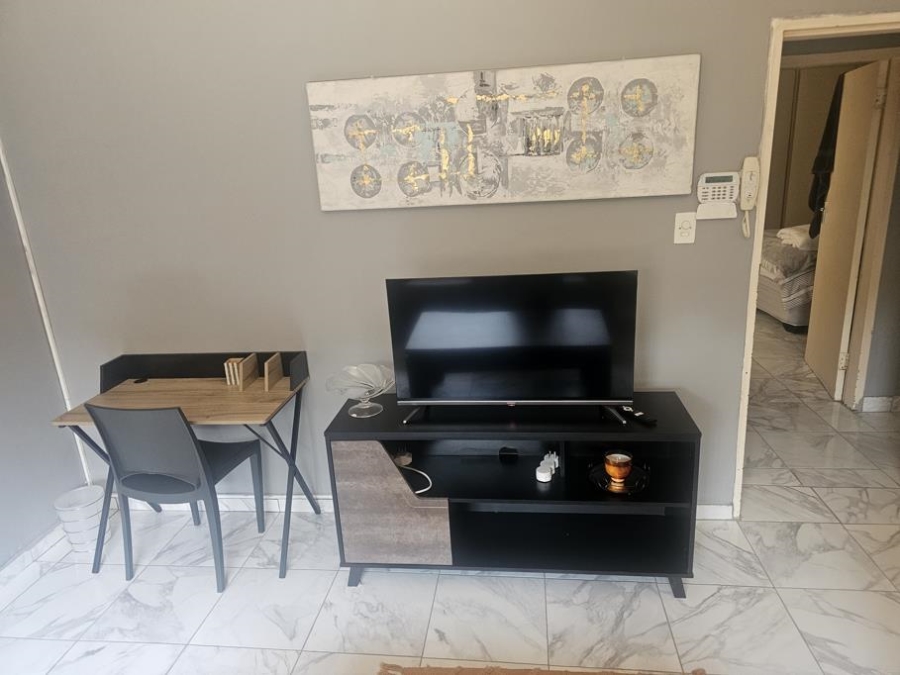 To Let 1 Bedroom Property for Rent in Paulshof Gauteng