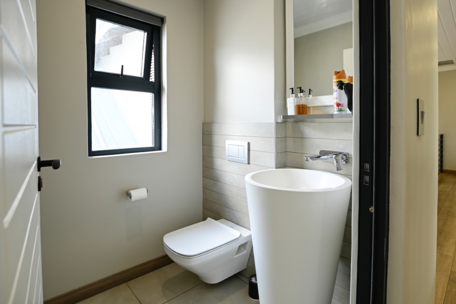 5 Bedroom Property for Sale in Sable Hills Gauteng