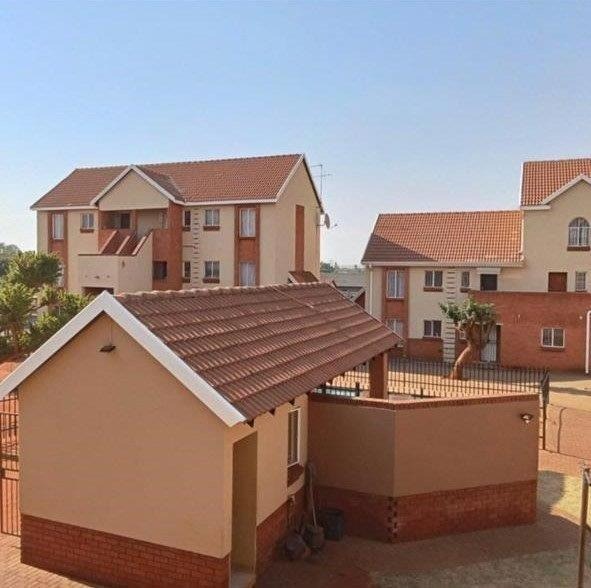 2 Bedroom Property for Sale in The Orchards Gauteng