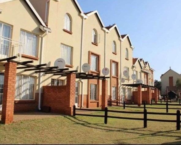 2 Bedroom Property for Sale in The Orchards Gauteng