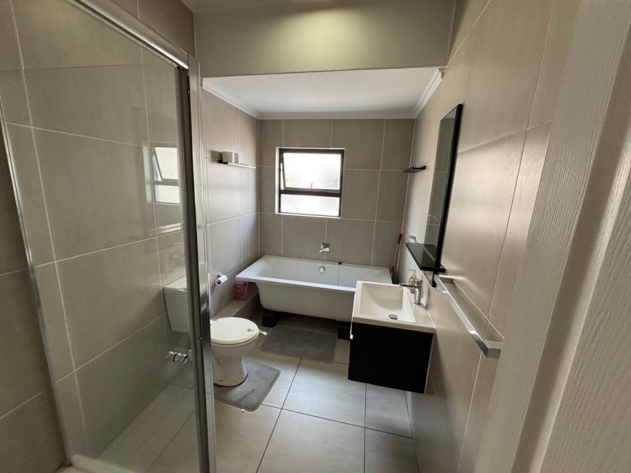 2 Bedroom Property for Sale in Greenstone Hill Gauteng