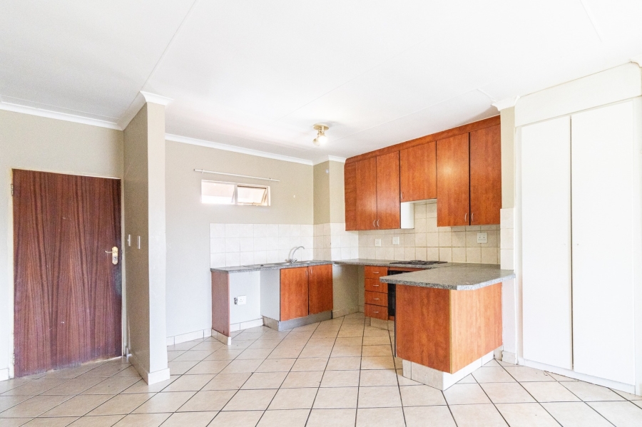 To Let 2 Bedroom Property for Rent in North Riding Gauteng