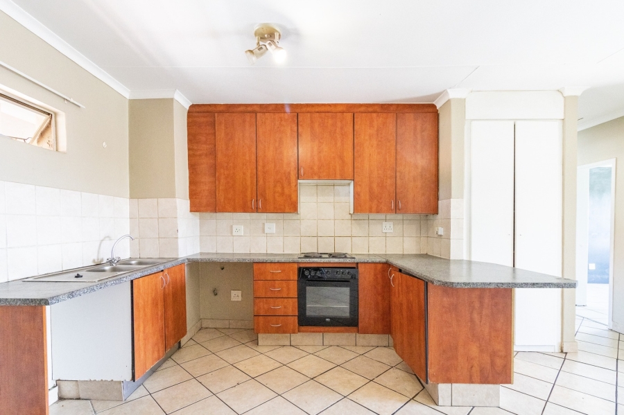 To Let 2 Bedroom Property for Rent in North Riding Gauteng
