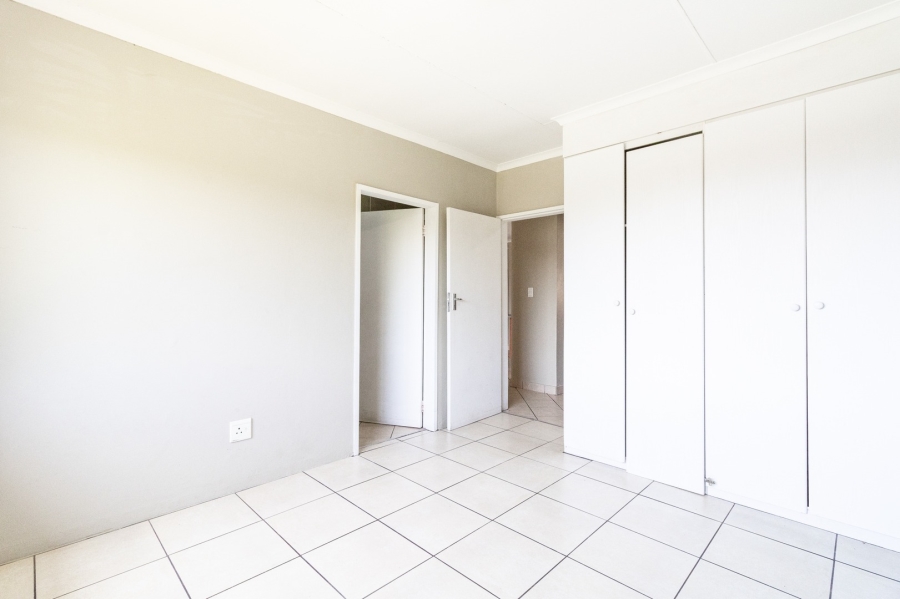 To Let 2 Bedroom Property for Rent in North Riding Gauteng