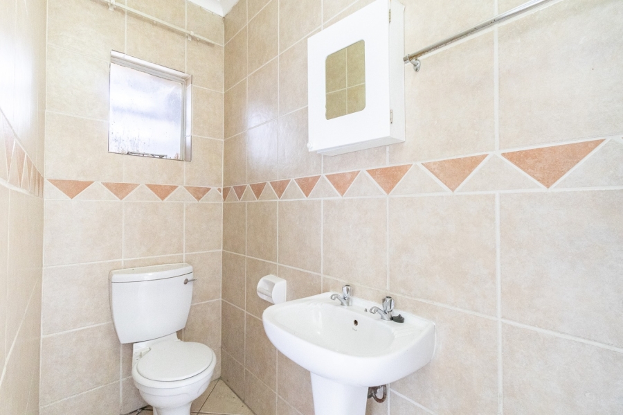 To Let 2 Bedroom Property for Rent in North Riding Gauteng