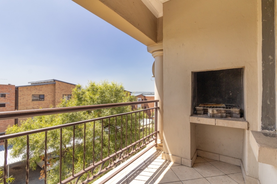To Let 2 Bedroom Property for Rent in North Riding Gauteng