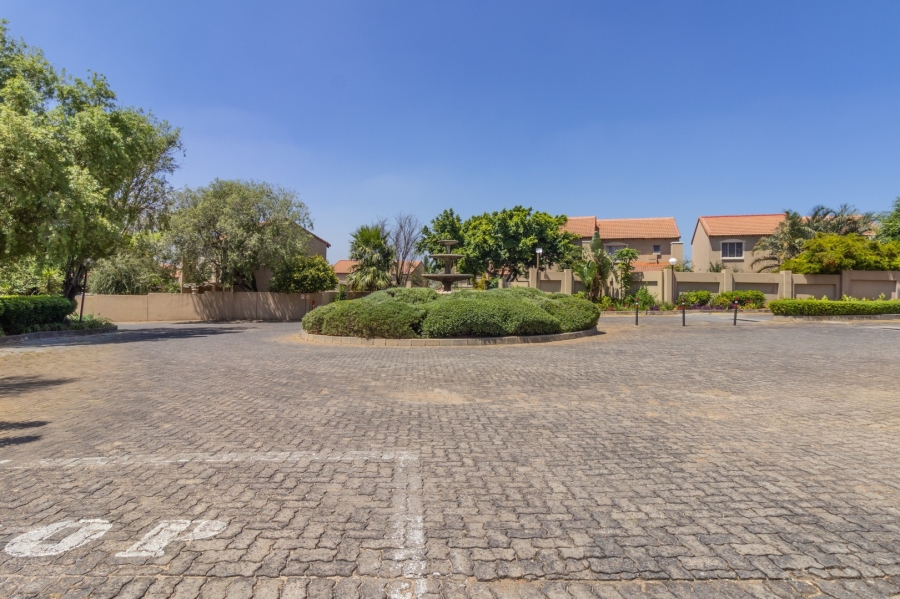To Let 2 Bedroom Property for Rent in North Riding Gauteng