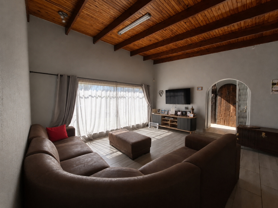 4 Bedroom Property for Sale in Wierda Park Gauteng