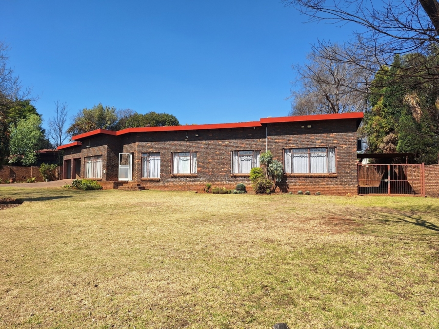 4 Bedroom Property for Sale in Wierda Park Gauteng
