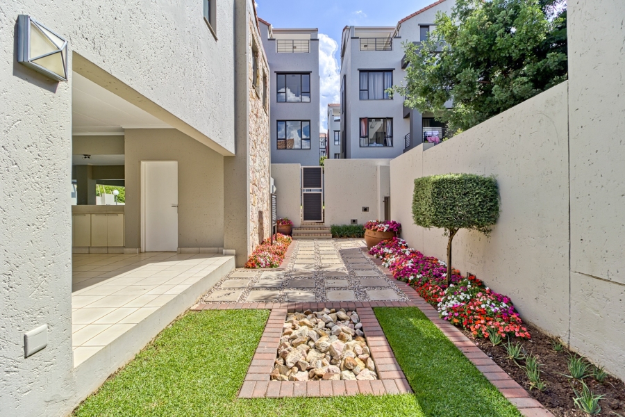 2 Bedroom Property for Sale in Lonehill Gauteng