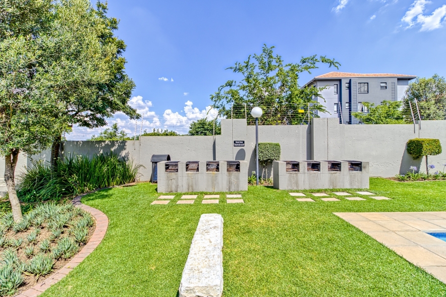 2 Bedroom Property for Sale in Lonehill Gauteng