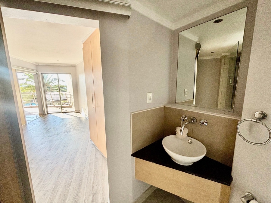 To Let 1 Bedroom Property for Rent in Sandown Gauteng