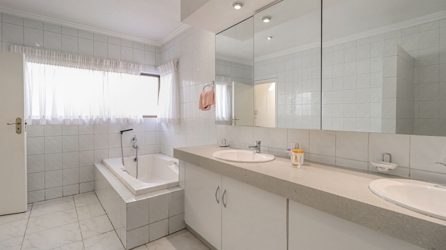 3 Bedroom Property for Sale in Glen Atholl Gauteng