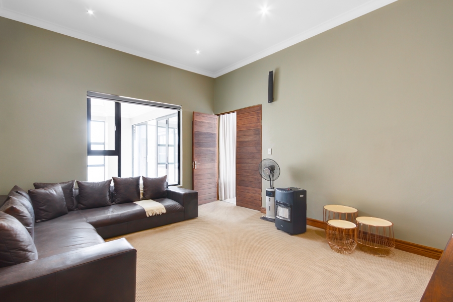 4 Bedroom Property for Sale in Copperleaf Estate Gauteng
