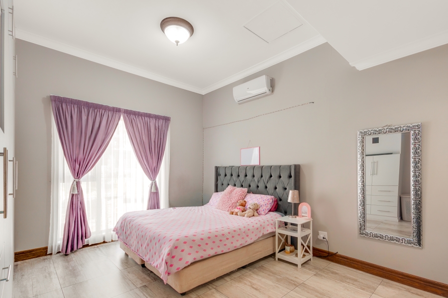 4 Bedroom Property for Sale in Copperleaf Estate Gauteng