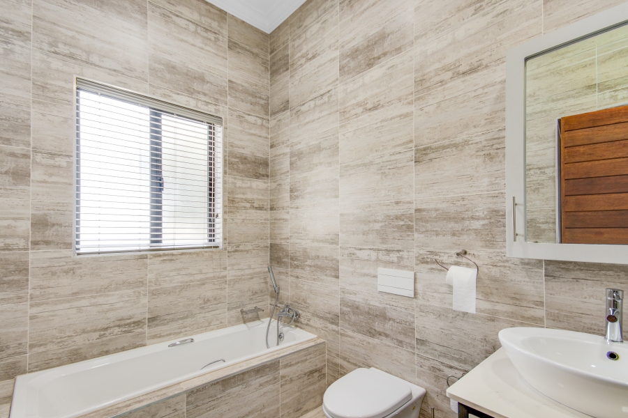 4 Bedroom Property for Sale in Copperleaf Estate Gauteng