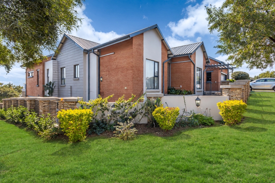4 Bedroom Property for Sale in Copperleaf Estate Gauteng