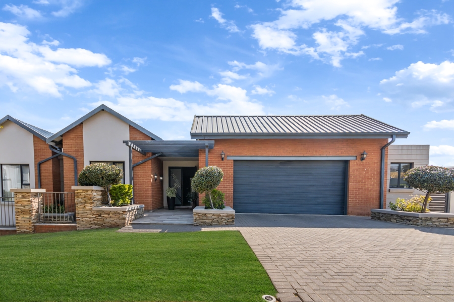 4 Bedroom Property for Sale in Copperleaf Estate Gauteng