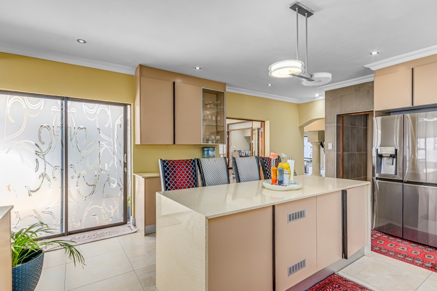 5 Bedroom Property for Sale in Blue Valley Golf Estate Gauteng