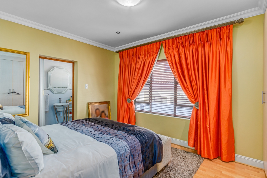 5 Bedroom Property for Sale in Blue Valley Golf Estate Gauteng