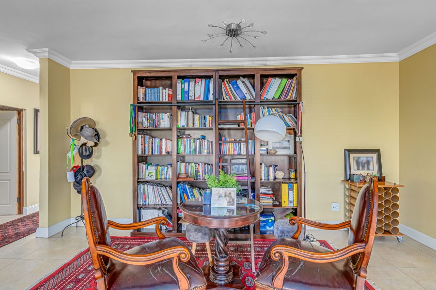 5 Bedroom Property for Sale in Blue Valley Golf Estate Gauteng