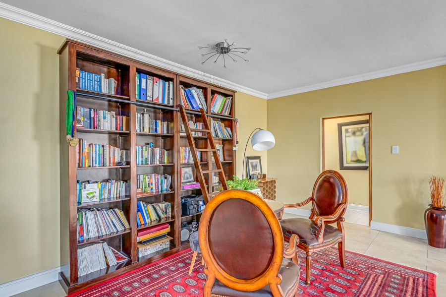 5 Bedroom Property for Sale in Blue Valley Golf Estate Gauteng