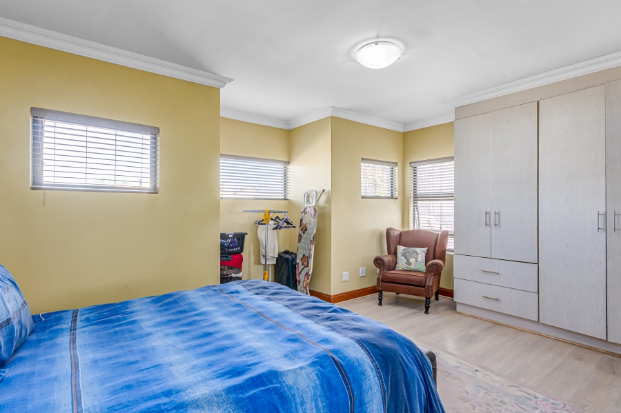 5 Bedroom Property for Sale in Blue Valley Golf Estate Gauteng